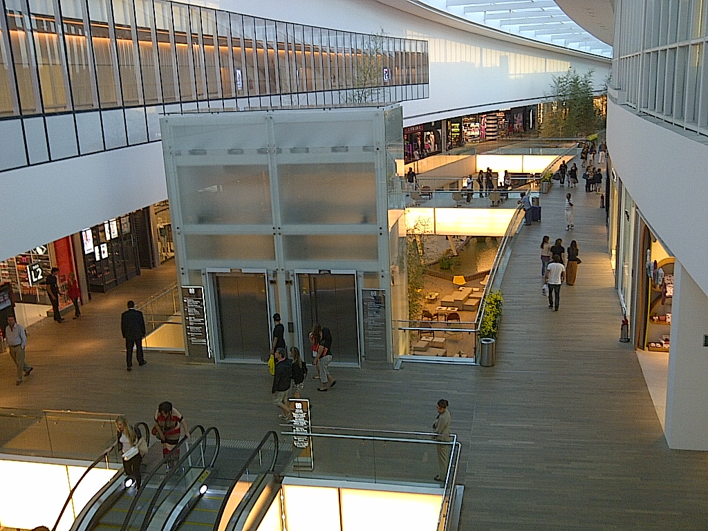 Village mall, Rio