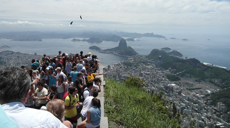 sea-coast-walking-mountain-adventure-mountain-range